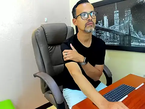 Oswalldo   online show from 03-12-26, 11:05