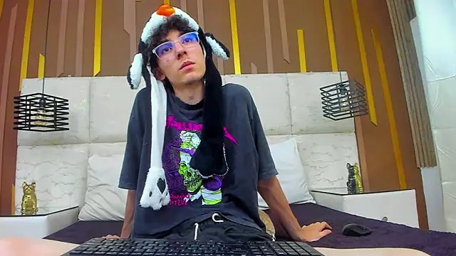 Syriussz online show from 03-10-26, 01:10