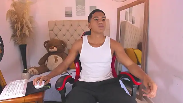 Snapshot of noah_sthone chatting on 02-25-26, 12:15 noah sthone online show from 02-25-26, 12:15