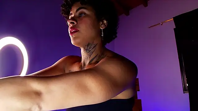 Canela Osada  online show from 04-23-26, 03:41