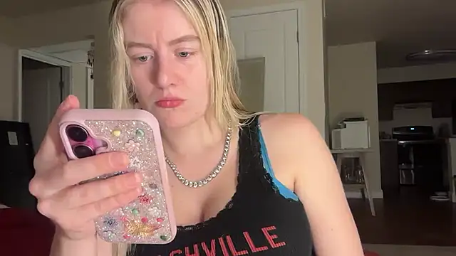 Snapshot of blondebunny999_999 chatting on 02-17-26, 04:20 blondebunny999 999 online show from 02-17-26, 04:20