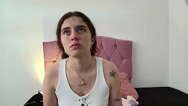 Snapshot of Cherry_Boomxx chatting on 03-09-26, 06:12 Cherry Boomxx online show from 03-09-26, 06:12