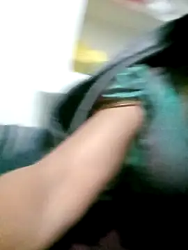 Snapshot of kiiuu_sexe chatting on 02-15-26, 10:17 kiiuu sexe online show from 02-15-26, 10:17