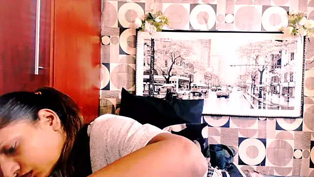 Snapshot of indianhoney69 chatting on 03-09-26, 05:11 indianhoney69 online show from 03-09-26, 05:11