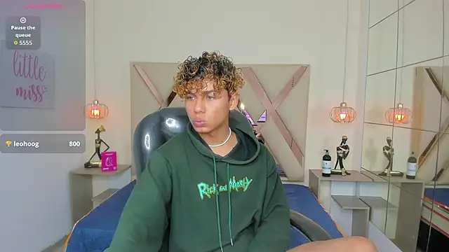 Snapshot of Anyelo_Twink chatting on 05-05-26, 04:04 Anyelo Twink online show from 05-05-26, 04:04