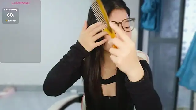 Snapshot of -XiaoYu-777 chatting on 02-24-26, 08:34 -XiaoYu-777 online show from 02-24-26, 08:34