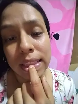 Snapshot of Aleja_1426 chatting on 07-04-26, 11:11 Aleja 1426 online show from 07-04-26, 11:11