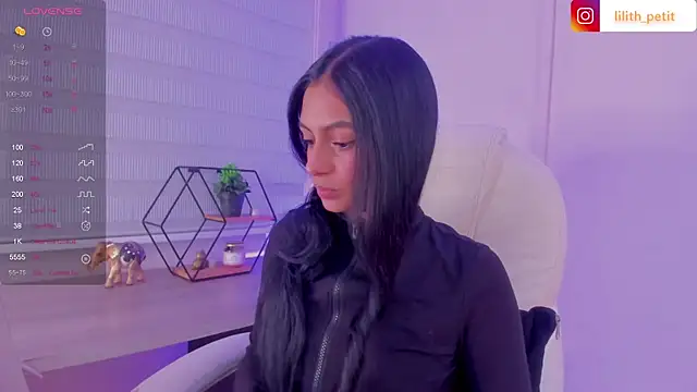 lilith petit  online show from 04-23-26, 08:33