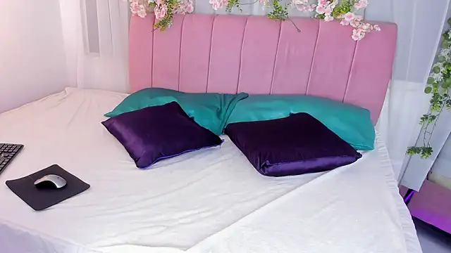 nicky bonny18 online show from 02-12-26, 12:11