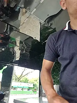 Snapshot of Andres_storm chatting on 04-05-26, 08:17 Andres storm online show from 04-05-26, 08:17