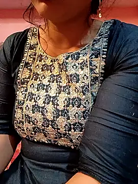 Snapshot of Soni_299 chatting on 02-16-26, 06:53 Soni 299 online show from 02-16-26, 06:53