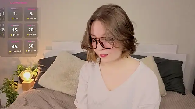 Next2Marie online show from 04-30-26, 04:52