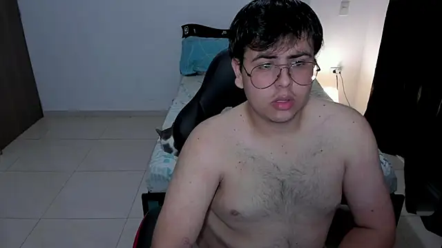 Snapshot of Dylan_cr chatting on 03-28-26, 02:44 Dylan cr online show from 03-28-26, 02:44