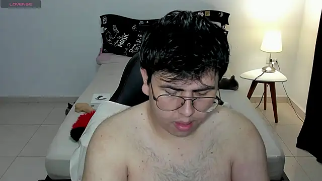 Snapshot of Dylan_cr chatting on 03-30-26, 01:28 Dylan cr online show from 03-30-26, 01:28