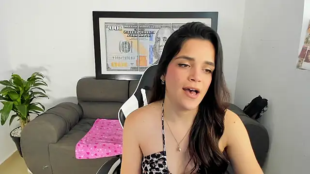 Snapshot of LucianaMoreau chatting on 03-04-26, 08:59 LucianaMoreau online show from 03-04-26, 08:59