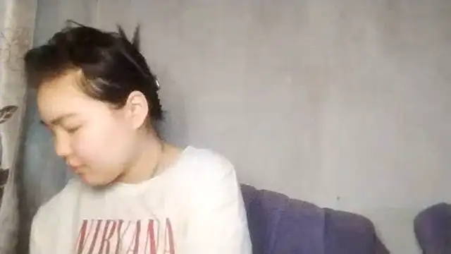 Snapshot of MollyAsian chatting on 03-06-26, 05:15 MollyAsian online show from 03-06-26, 05:15