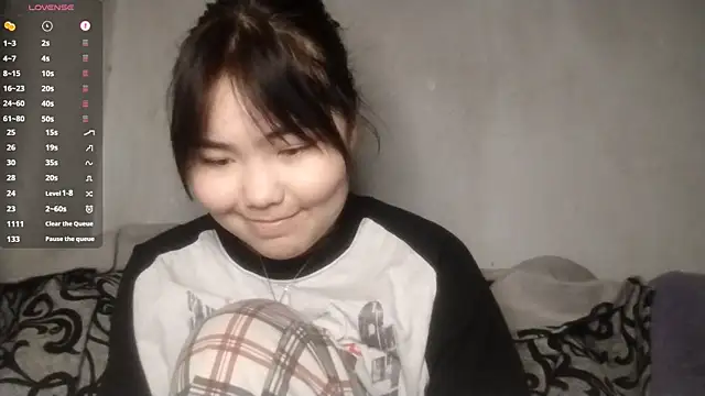 Snapshot of MollyAsian chatting on 03-10-26, 12:37 MollyAsian online show from 03-10-26, 12:37