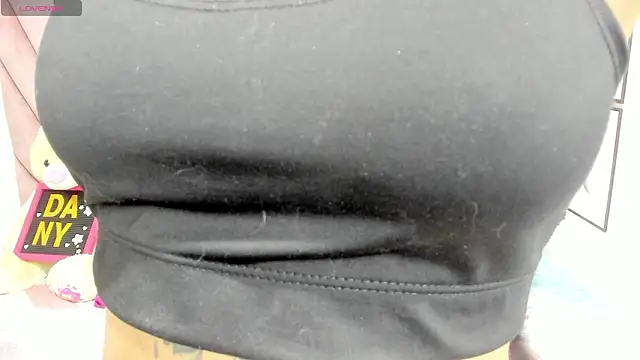 Snapshot of danibellucii_ chatting on 03-06-26, 03:36 danibellucii online show from 03-06-26, 03:36