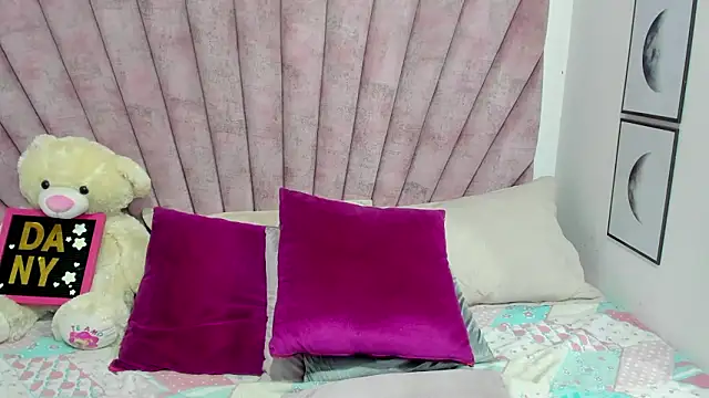 danibellucii  online show from 03-21-26, 08:19