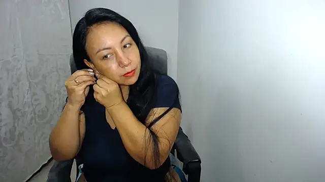 soyElena46 online show from 04-29-26, 11:36