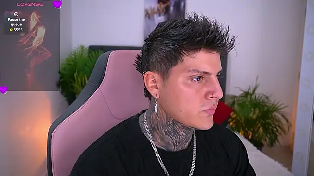 Snapshot of goldenatlasX chatting on 02-16-26, 07:32 goldenatlasX online show from 02-16-26, 07:32