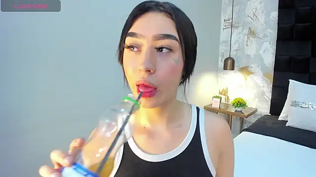 Snapshot of emily_clarkk_ chatting on 03-04-26, 07:53 emily clarkk online show from 03-04-26, 07:53