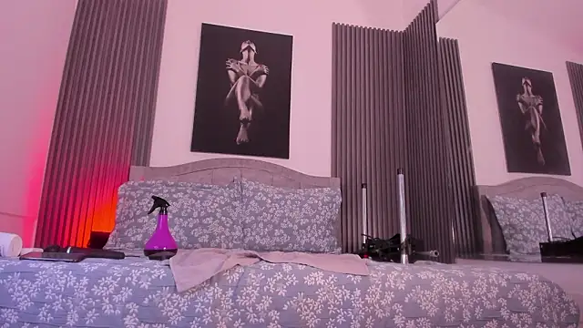 Snapshot of Naia-Nore chatting on 02-28-26, 11:39 Naia-Nore online show from 02-28-26, 11:39