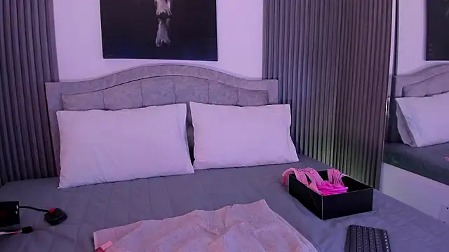 Snapshot of Naia-Nore chatting on 03-11-26, 12:49 Naia-Nore online show from 03-11-26, 12:49