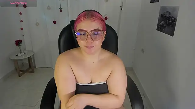 Snapshot of lanna__wilson chatting on 03-12-26, 12:00 lanna wilson online show from 03-12-26, 12:00