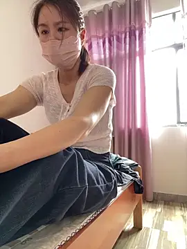 Snapshot of Sini-ii chatting on 05-17-26, 03:48 Sini-ii online show from 05-17-26, 03:48