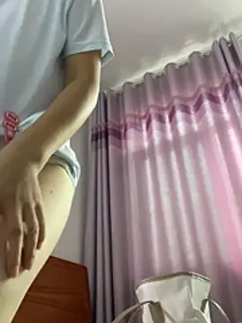 Snapshot of Sini-ii chatting on 07-19-26, 04:38 Sini-ii online show from 07-19-26, 04:38