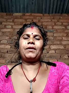 Hot di97 online show from 04-17-26, 10:57