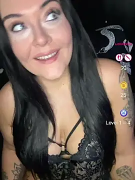Snapshot of Miss_CurvesXXX chatting on 06-18-26, 10:36 Miss CurvesXXX online show from 06-18-26, 10:36
