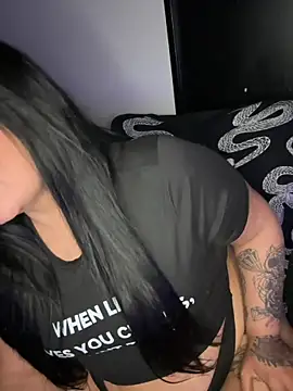 Snapshot of Miss_CurvesXXX chatting on 07-05-26, 10:17 Miss CurvesXXX online show from 07-05-26, 10:17