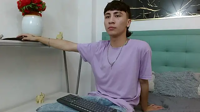 Snapshot of XanderGrey8 chatting on 01-12-26, 07:41 XanderGrey8 online show from 01-12-26, 07:41