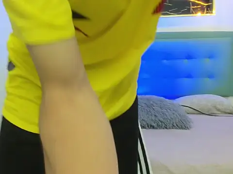 Snapshot of XanderGrey8 chatting on 01-31-26, 07:23 XanderGrey8 online show from 01-31-26, 07:23