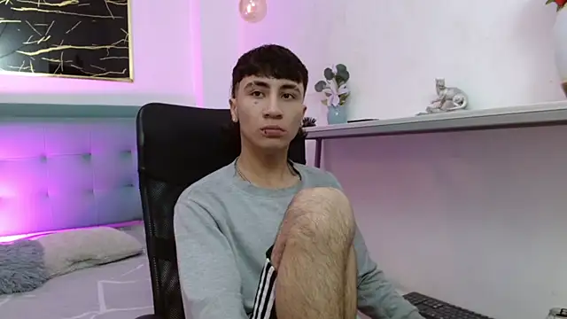 Snapshot of XanderGrey8 chatting on 02-10-26, 07:29 XanderGrey8 online show from 02-10-26, 07:29