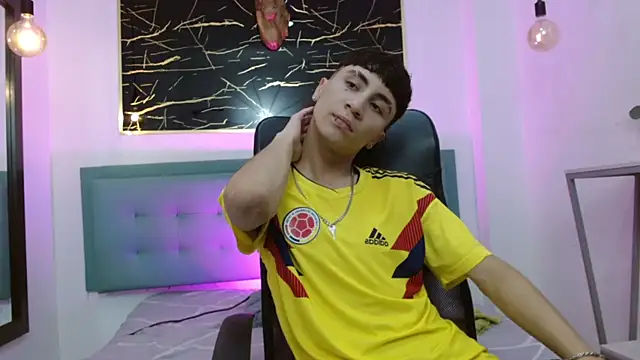 Snapshot of XanderGrey8 chatting on 02-11-26, 07:41 XanderGrey8 online show from 02-11-26, 07:41