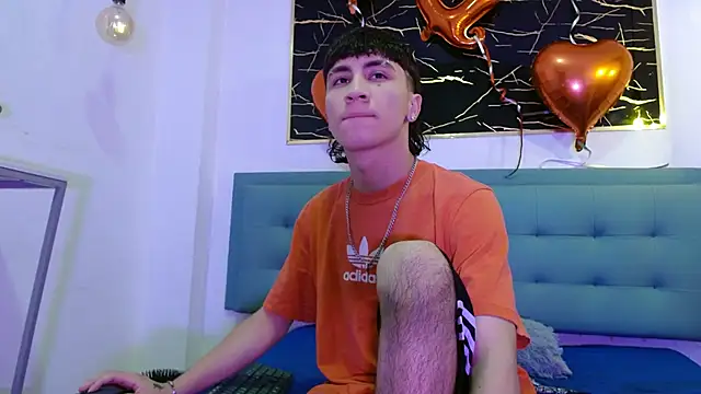 Snapshot of XanderGrey8 chatting on 02-17-26, 07:20 XanderGrey8 online show from 02-17-26, 07:20