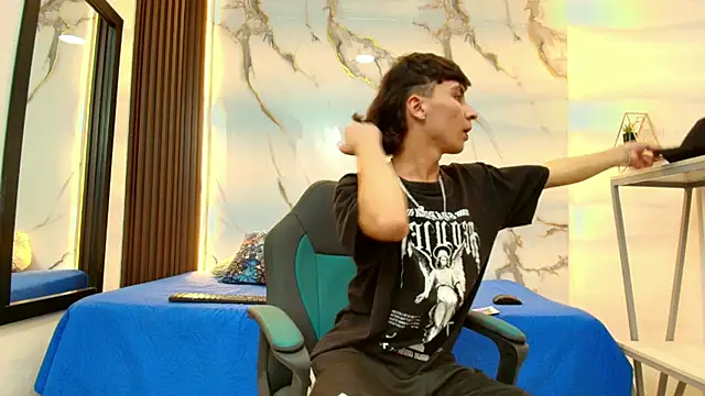 Snapshot of XanderGrey8 chatting on 02-23-26, 07:22 XanderGrey8 online show from 02-23-26, 07:22