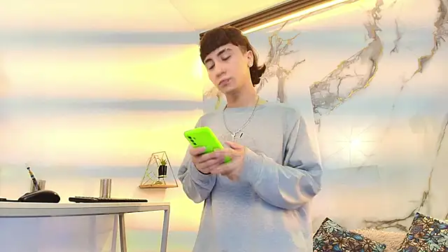 Snapshot of XanderGrey8 chatting on 03-04-26, 07:09 XanderGrey8 online show from 03-04-26, 07:09