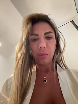 Missolevelvet online show from 04-19-26, 06:07