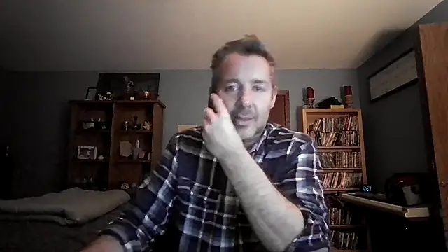 Snapshot of chrisw8140 chatting on 01-17-26, 01:21 chrisw8140 online show from 01-17-26, 01:21