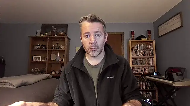 Snapshot of chrisw8140 chatting on 01-18-26, 12:25 chrisw8140 online show from 01-18-26, 12:25