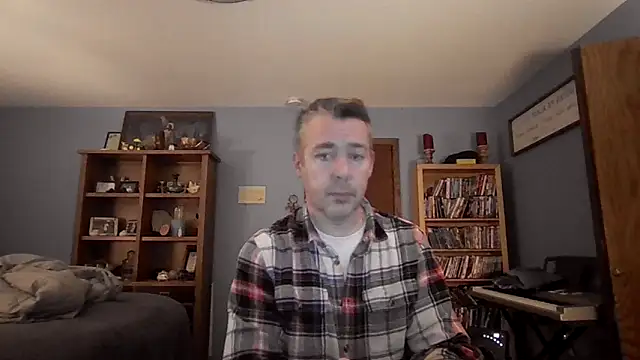 Snapshot of chrisw8140 chatting on 02-15-26, 03:47 chrisw8140 online show from 02-15-26, 03:47