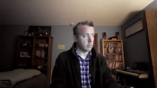 Snapshot of chrisw8140 chatting on 02-24-26, 04:43 chrisw8140 online show from 02-24-26, 04:43