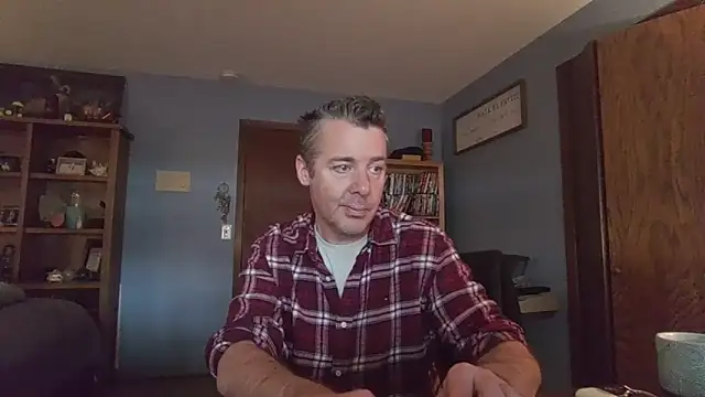 Snapshot of chrisw8140 chatting on 03-06-26, 04:58 chrisw8140 online show from 03-06-26, 04:58