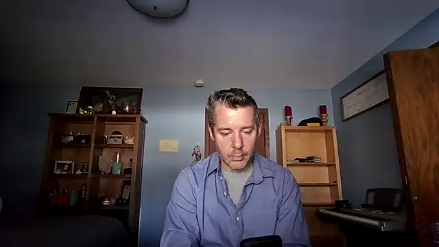 Snapshot of chrisw8140 chatting on 03-11-26, 06:03 chrisw8140 online show from 03-11-26, 06:03