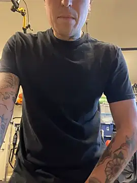 Snapshot of brngitdwn chatting on 01-11-26, 11:10 brngitdwn online show from 01-11-26, 11:10