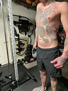 Snapshot of brngitdwn chatting on 03-31-26, 04:57 brngitdwn online show from 03-31-26, 04:57